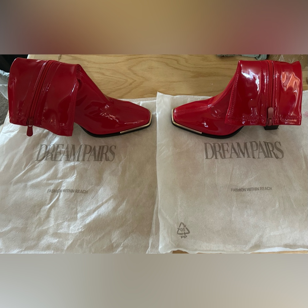 Dream Pairs Red Heeled Boots Sleek Design